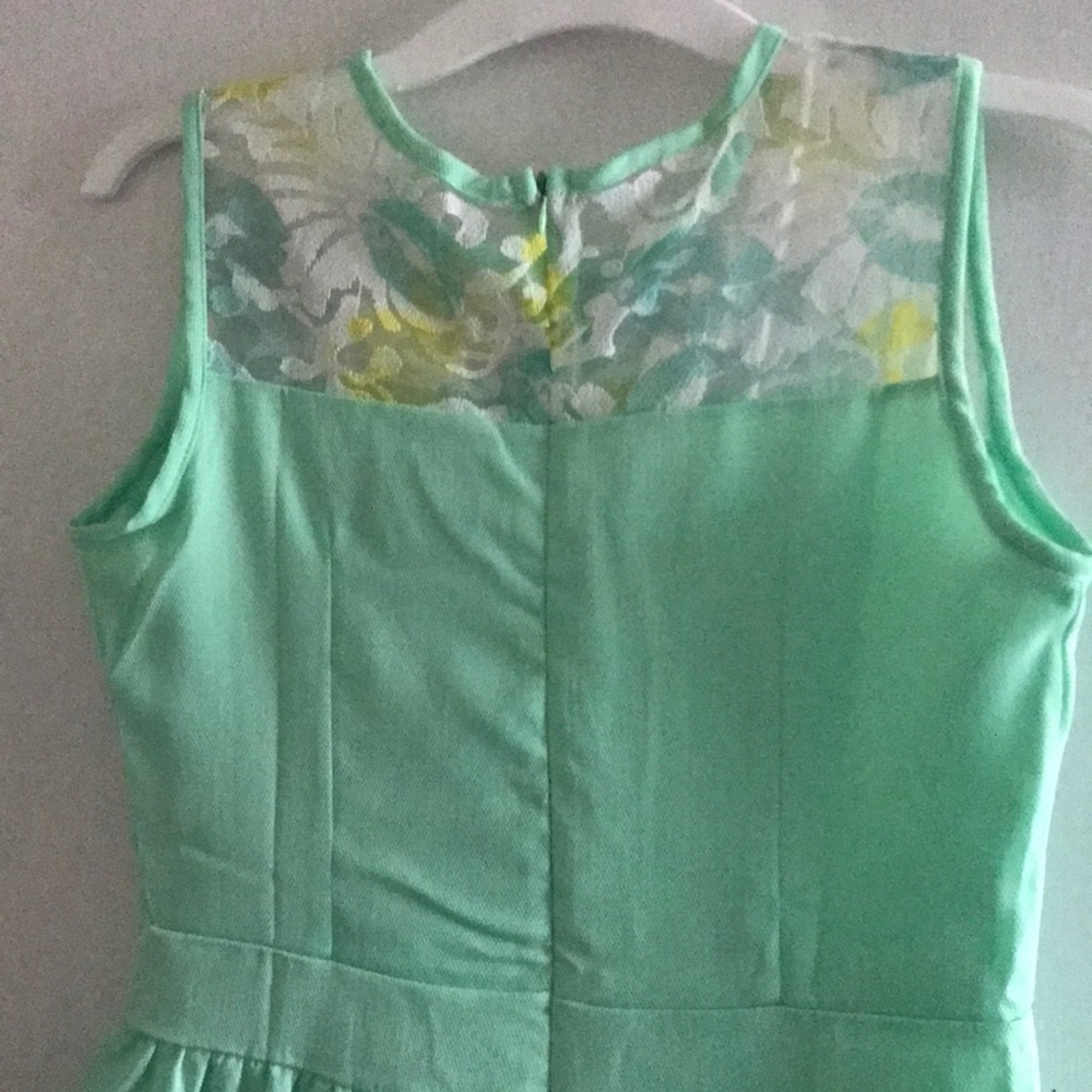 Spring dress - Picture 5 of 6